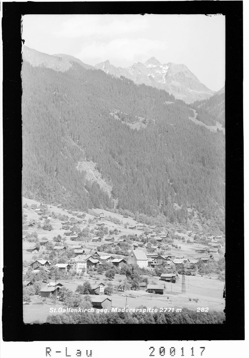 St.Gallenkirch gegen Madererspitze 2771 m