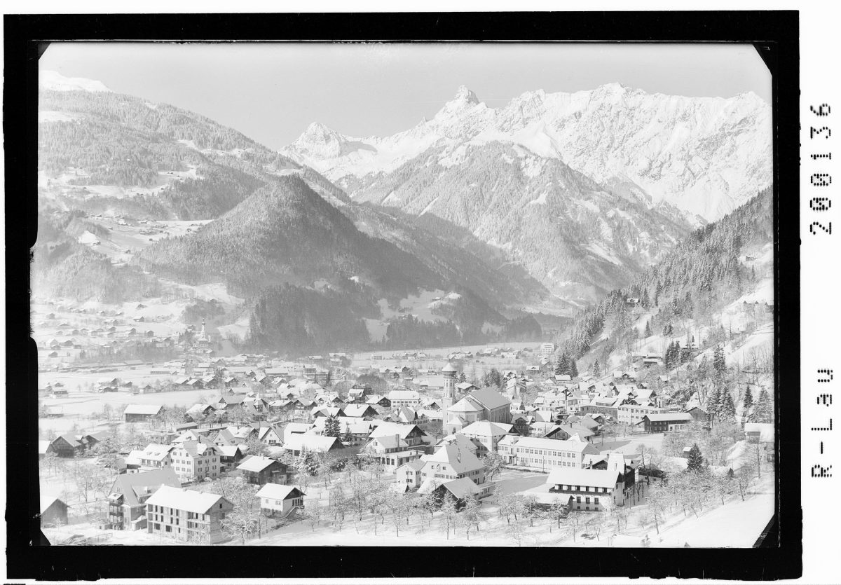Schruns im Montafon gegen Zimba 2643 m