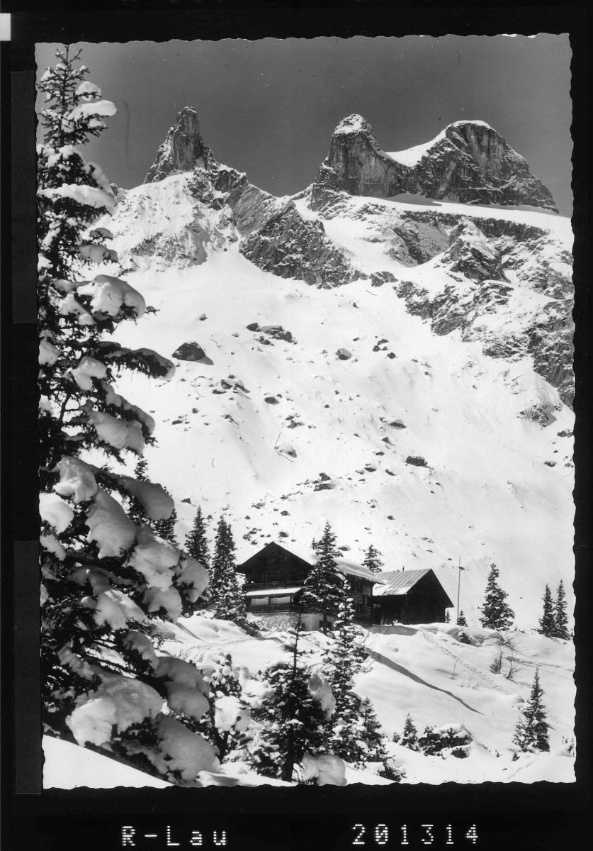 Lindauer-Hütte mit den Drei-Türmen