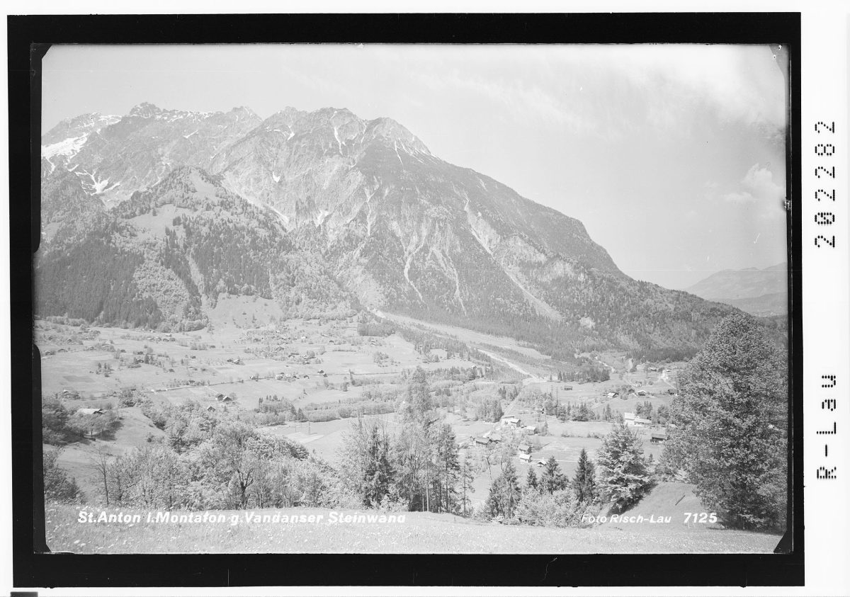St.Anton im Montafon gegen Vandanser Steinwand